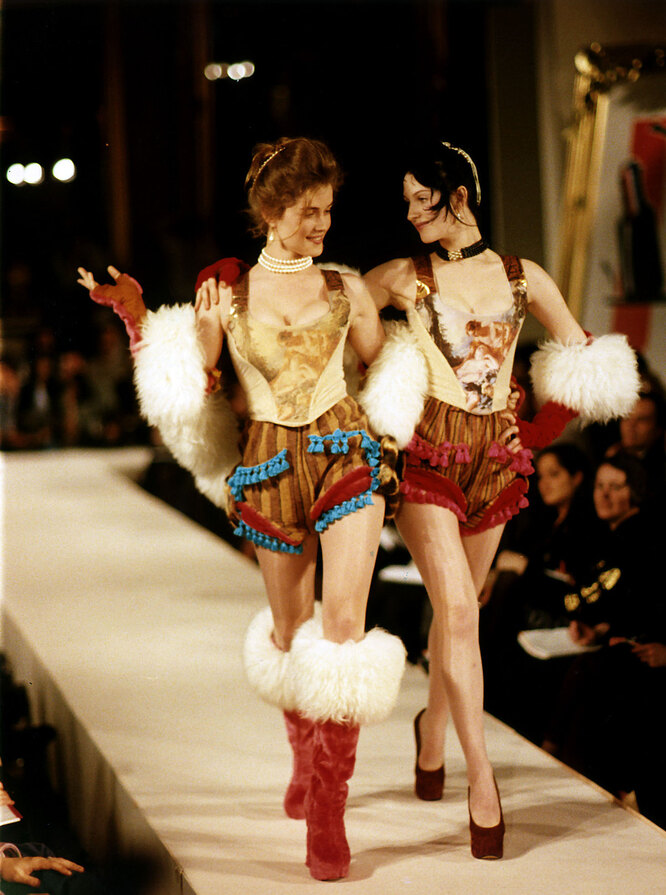 Vivienne Westwood ВЕСНА-ЛЕТО 2022 READY-TO-WEAR (ФОТО)