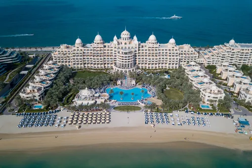 Отпуск в Дубае: отель Raffles The Palm Dubai представил специальное летнее предложение