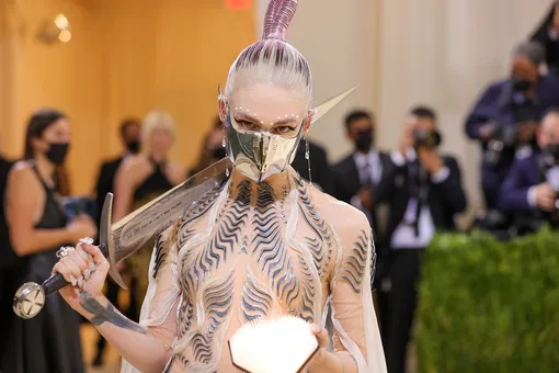 Граймс на 2021 Met Gala 2021