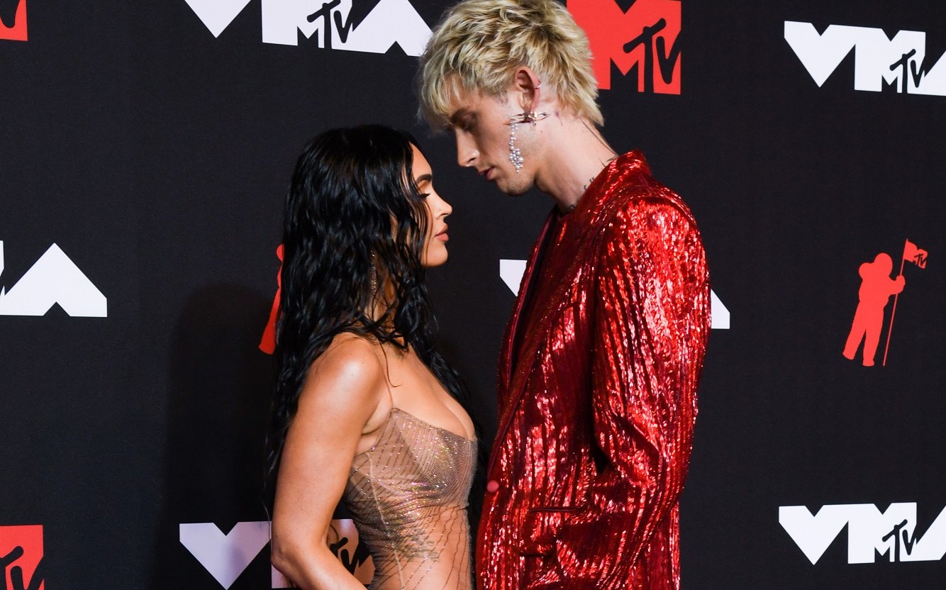 Machine Gun Kelly сделал предложение Меган Фокс, и она ответила согласием