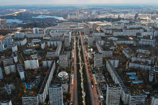 Остров на Карибах и полет в космос: что можно купить по цене трехкомнатной квартиры в Москве