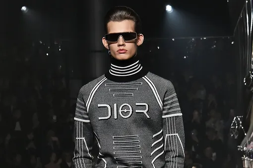 Dior перенесли мужской показ из-за забастовок «желтых жилетов»