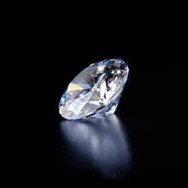 Рабочий из Индии, который 10 лет безуспешно искал в шахтах драгоценности, нашел алмаз ценой $95 тысяч