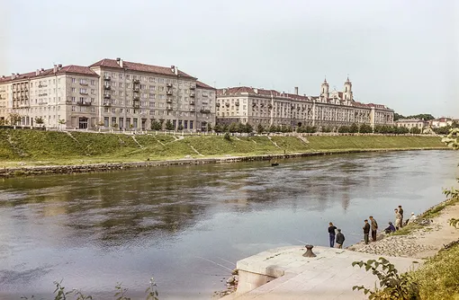 Вильнюс. Улица Каролиса Пожелы, река Нерис. 1963