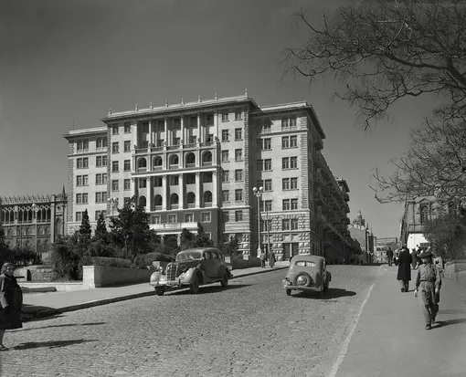 Баку. Жилой дом «Монолит». 1950-е