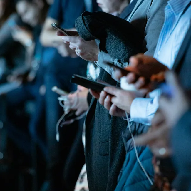 Больше, чем гаджет: как смартфон из средства связи превратился в культ