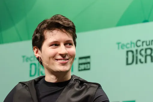 «Громоздкая железяка»: Павел Дуров опубликовал критический обзор на iPhone 12 Pro
