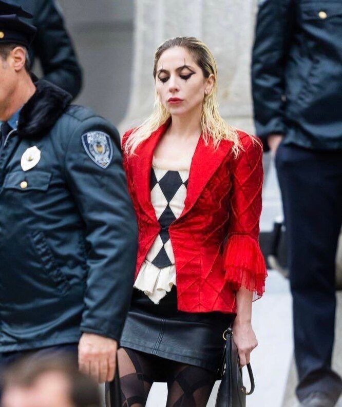 Леди Гага вышла на сцену без макияжа и восхитила фанатов: Стиль: Ценности: city-lawyers.ru
