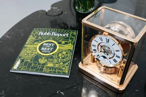 В гостиной Robb Report отметили юбилей часов Atmos Jaeger-LeCoultre