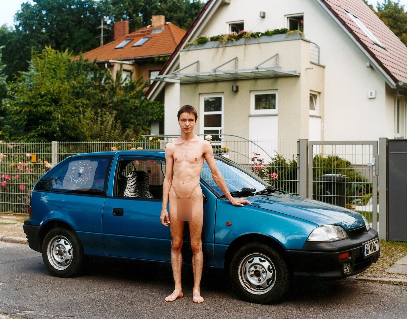 голые парни на авто фото 1