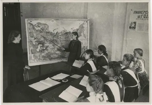 В школе, конец 1940-х