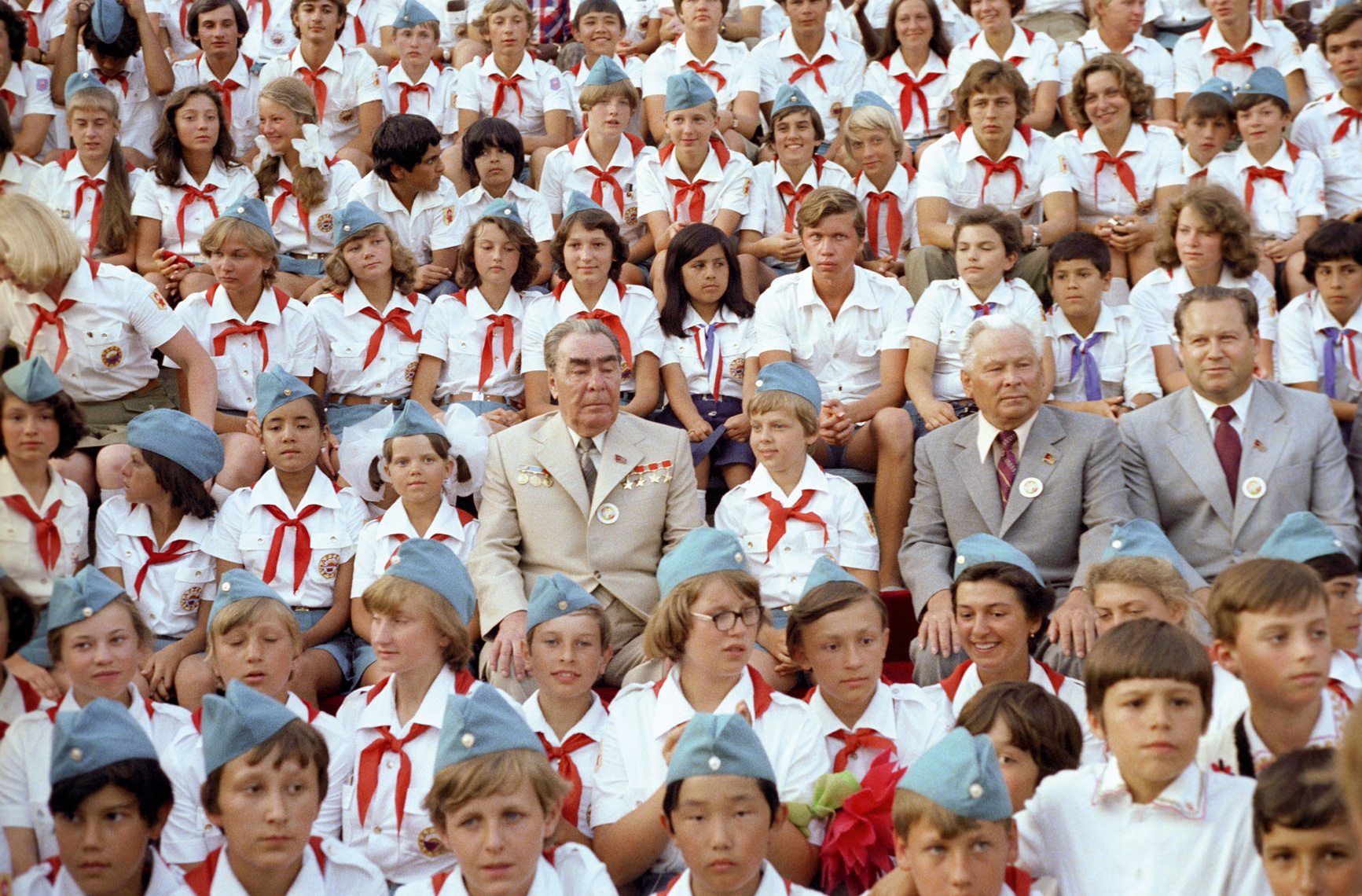 Пионер ссср фото. Пионерия в СССР Артек. Брежнев в Артеке в 1979. Артек СССР Брежнев.