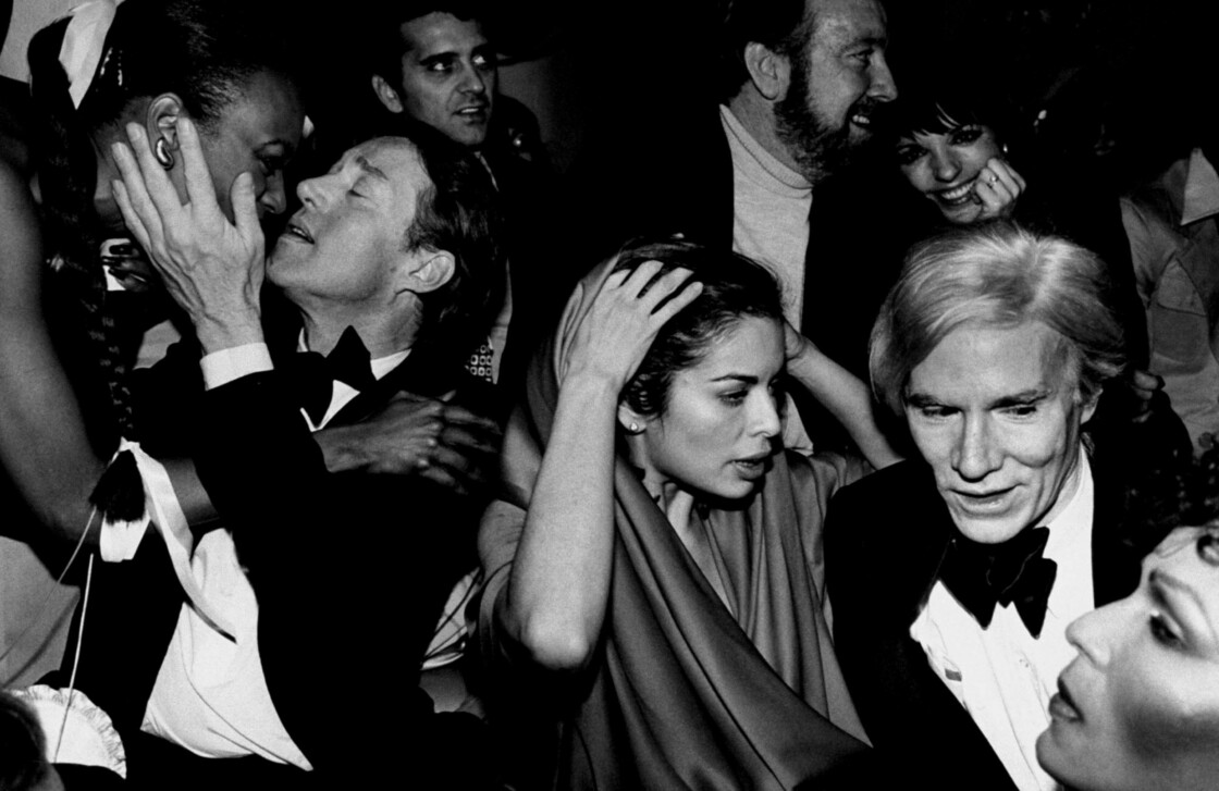 Studio 54. Энди Уорхол студия 54. Студия 54 Энди Уорхол вечеринка. Студия 54 клуб Нью-Йорк. Бьянка Джаггер и Энди Уорхол.